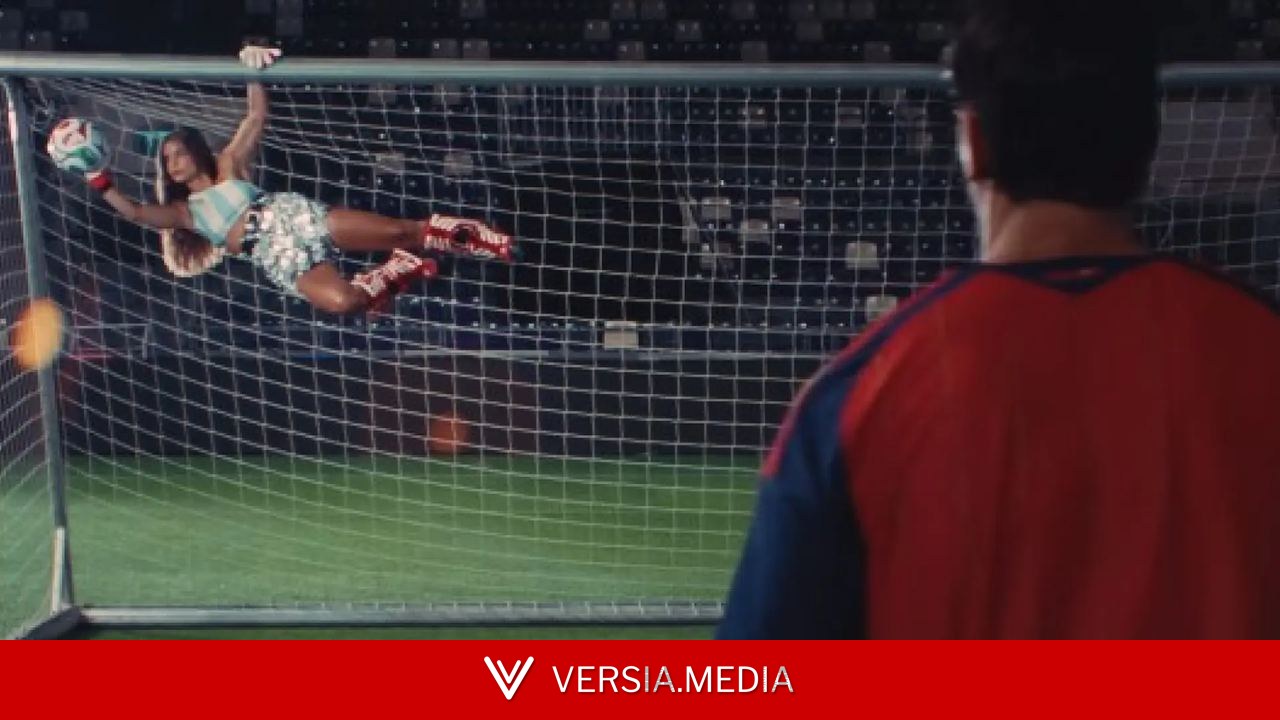 La cantante israelí Noa Kirel se burla de España en el Mundial en su último videoclip