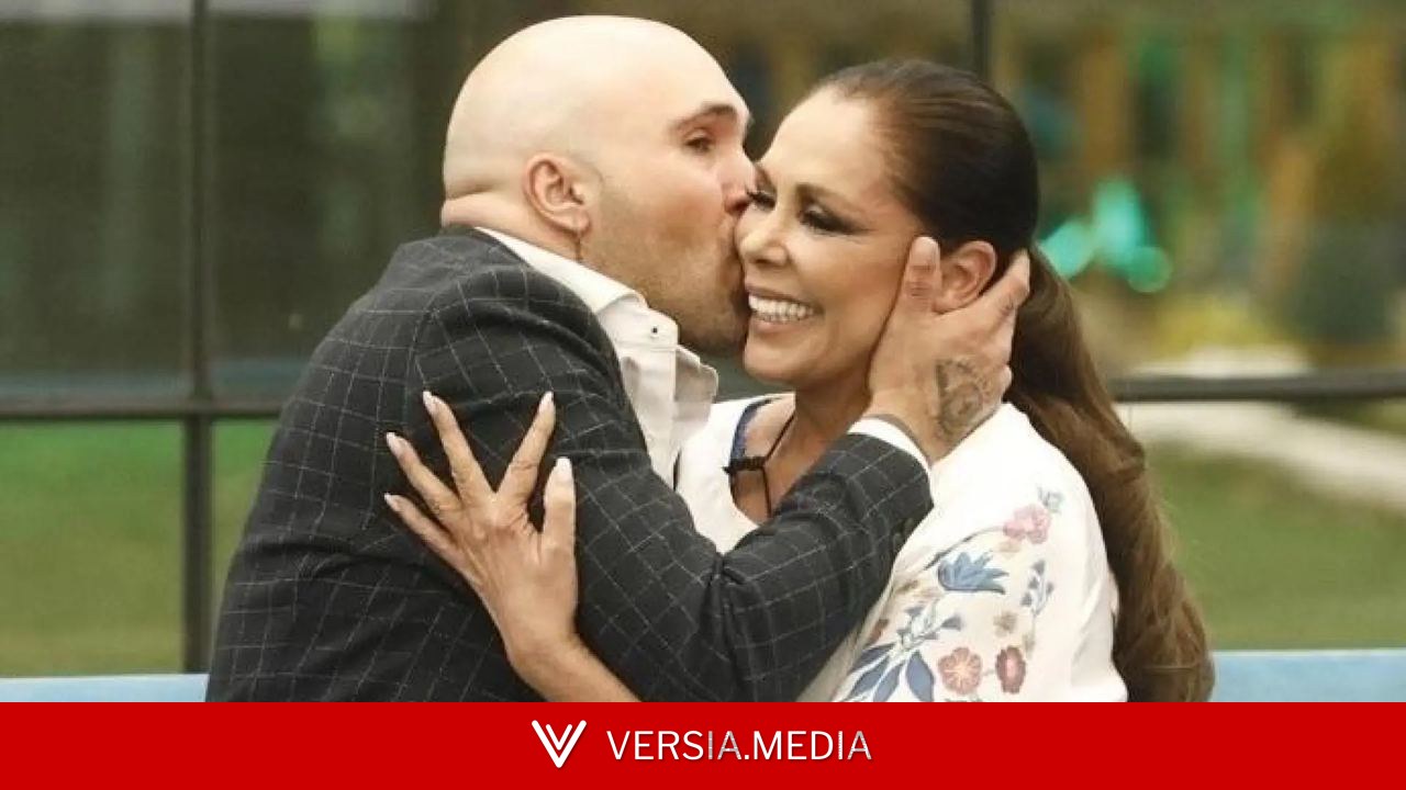 Kiko Rivera sale de la UCI mientras Isabel Pantoja cuida de sus nietas