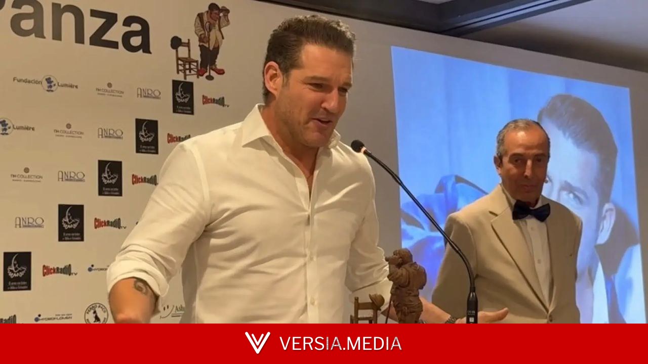 Manu Tenorio dedica su último premio a su mujer, Silvia Casas: