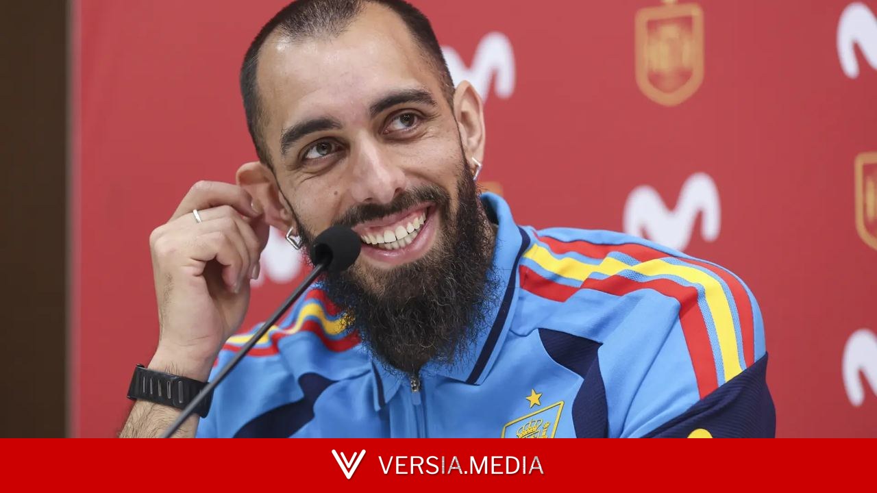Insultos homófobos por pintarse las uñas, su historia de amor por no ir al Mundial... Así es Borja Iglesias, el único futbolista gallego de la Selección Española