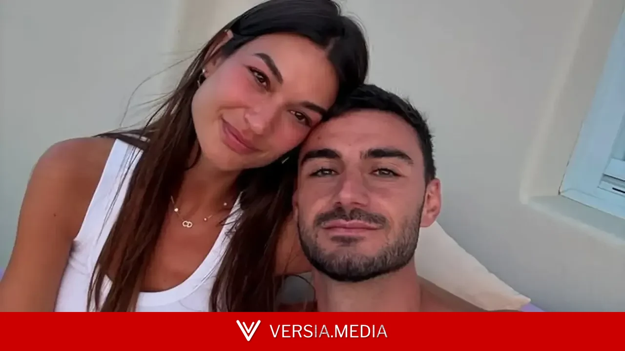 Estela Grande luce bikini y recuperación postparto cinco meses después de dar a luz a sus mellizos