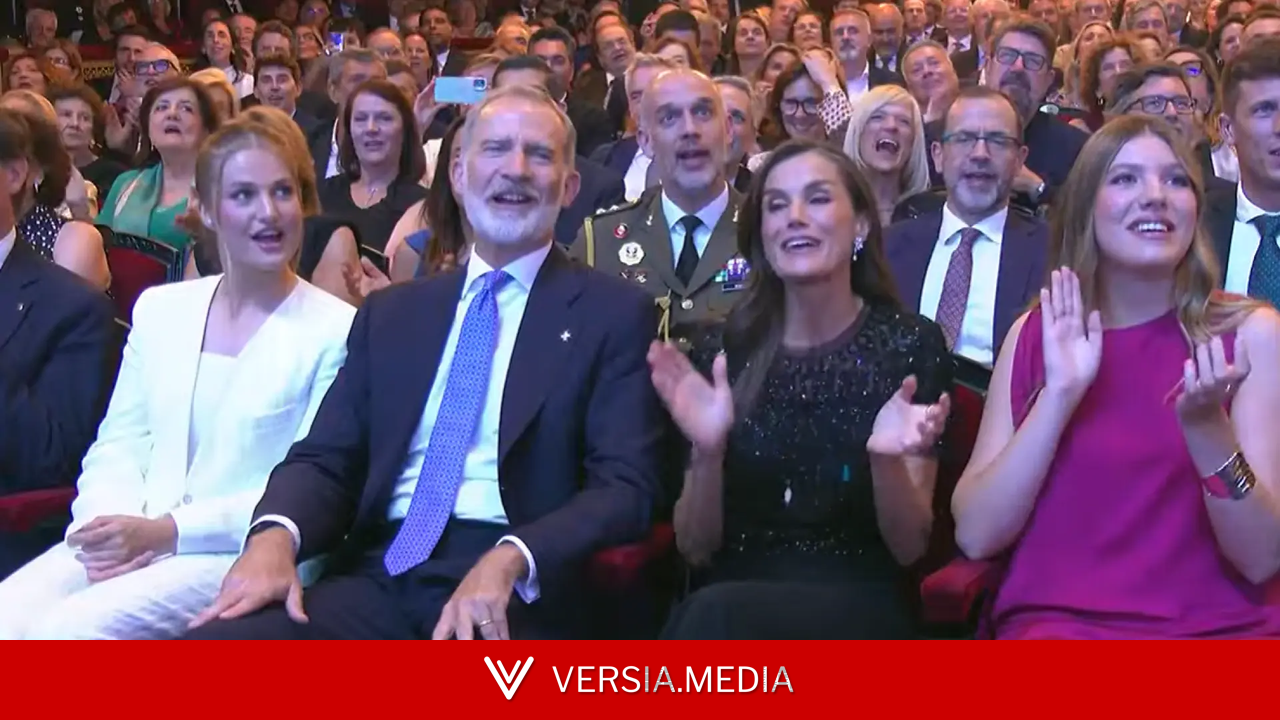 Los reyes y sus hijas cantaron con Luz Casal y Soleá Morente 'Un nuevo día brillará' en los premios Princesa de Girona 2026