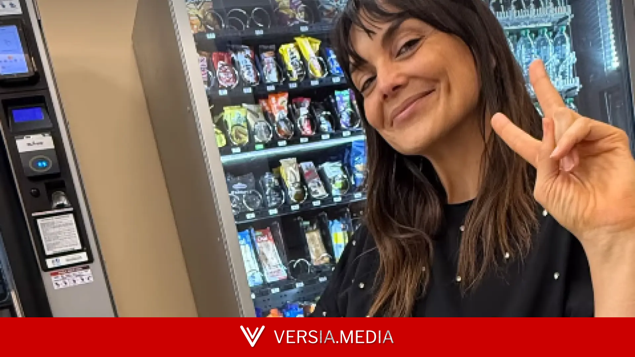 Mónica Carrillo revela el motivo de su ausencia de 'Antena 3 Noticias' con una foto en silla de ruedas y con un pie vendado